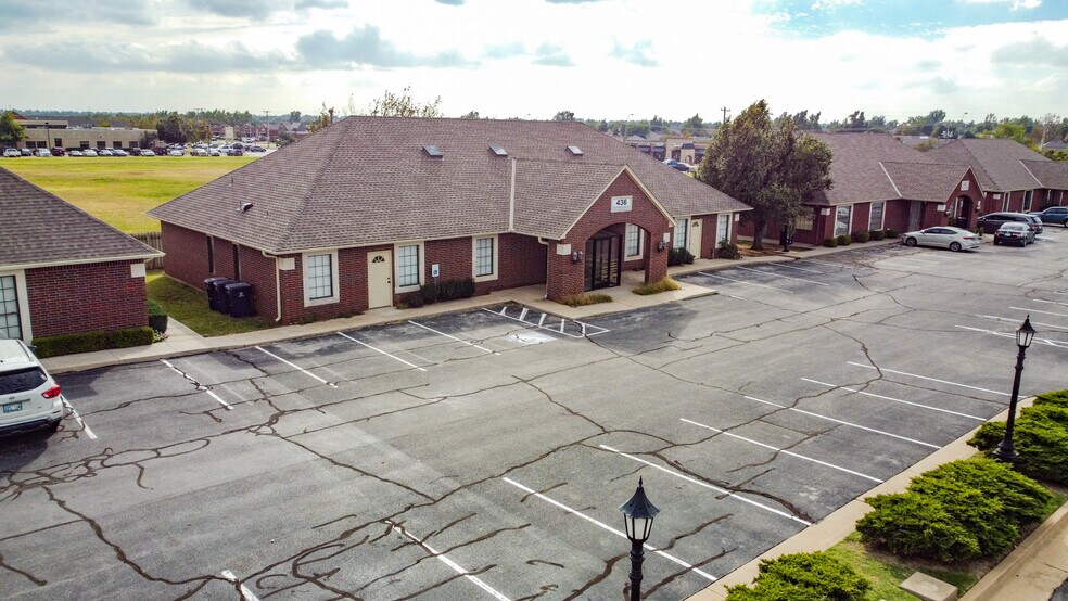 436 S Mustang Rd, Yukon, OK à louer - Photo du bâtiment - Image 2 de 5