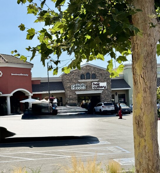 252-254 W Los Angeles Ave, Moorpark, CA for lease - Building Photo - Image 1 of 15