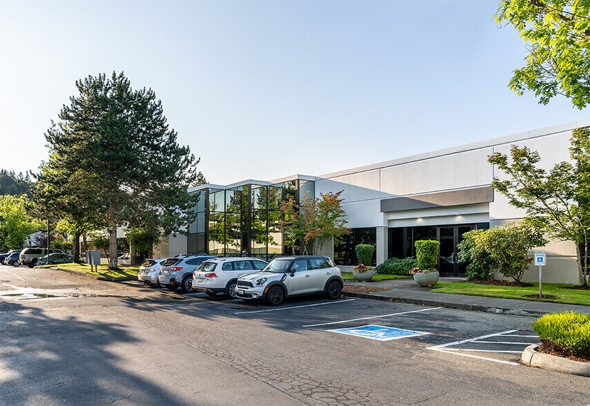 11812 North Creek Pky N, Bothell, WA à louer - Photo du bâtiment - Image 2 de 5