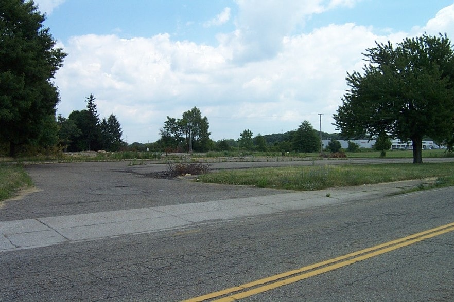 3000 Lesh Rd, Canton, OH à vendre - Photo du bâtiment - Image 2 de 3