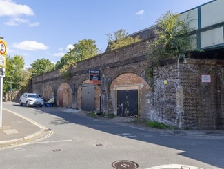 Plus de détails pour 2-4 Colne Rd, Twickenham - Commerce de détail à louer