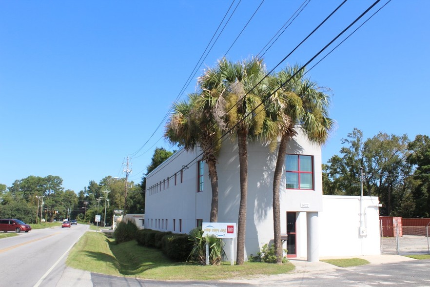 1622 Ashley Hall Rd, Charleston, SC for sale - Building Photo - Image 1 of 1