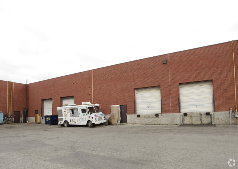 190 Wilkinson Rd, Brampton, ON for lease - Building Photo - Image 2 of 5