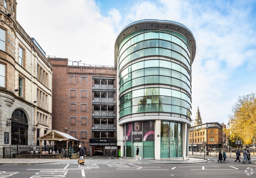 4 Queen Sq, Liverpool à louer - Photo du bâtiment - Image 3 de 3