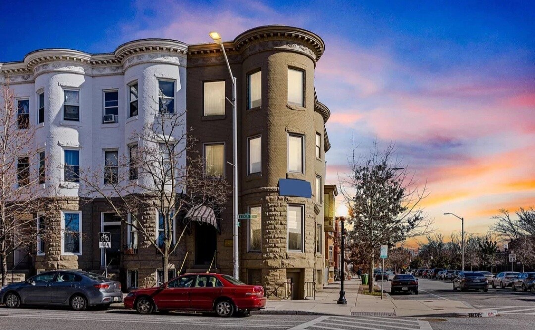 2601 N Charles St, Baltimore, MD à vendre Photo du bâtiment- Image 1 de 90