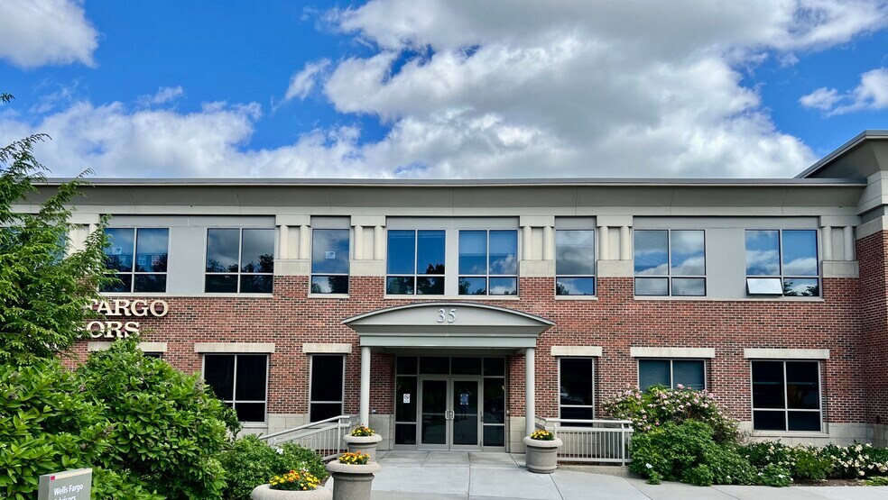 35 Centerra Pky, Lebanon, NH à louer - Photo du bâtiment - Image 3 de 7