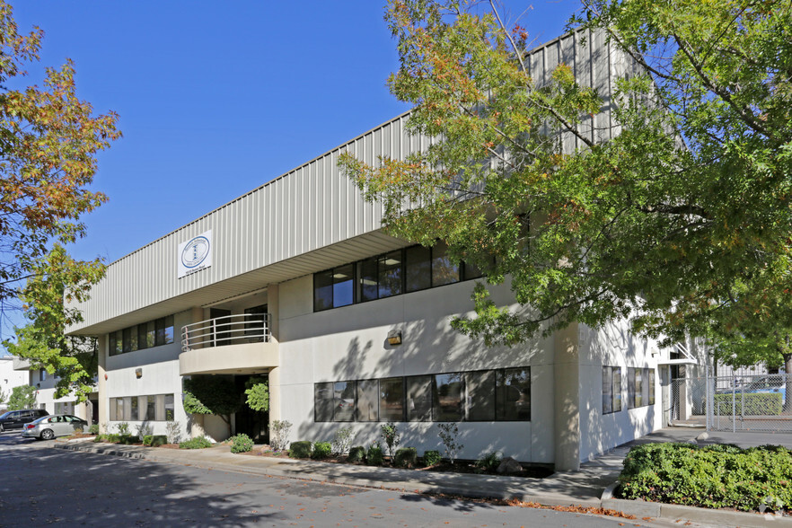 7515 Reese Rd, Sacramento, CA for lease - Primary Photo - Image 1 of 4