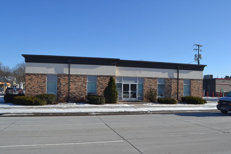 115 N 6th St, Wausau, WI for lease - Building Photo - Image 1 of 35