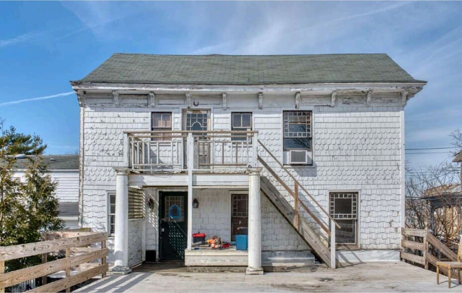 3 Madison St, Sag Harbor, NY à vendre - Photo du bâtiment - Image 2 de 20