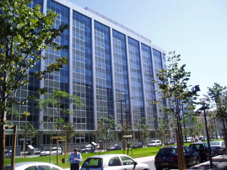 Bureau dans Marseille à louer - Photo du bâtiment - Image 2 de 6