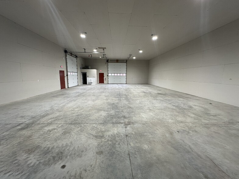 9775 Industrial Dr, Horace, ND for lease - Interior Photo - Image 3 of 6