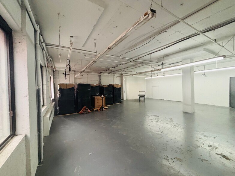 9090 Av Du Parc, Montréal, QC à louer - Photo intérieure - Image 3 de 11