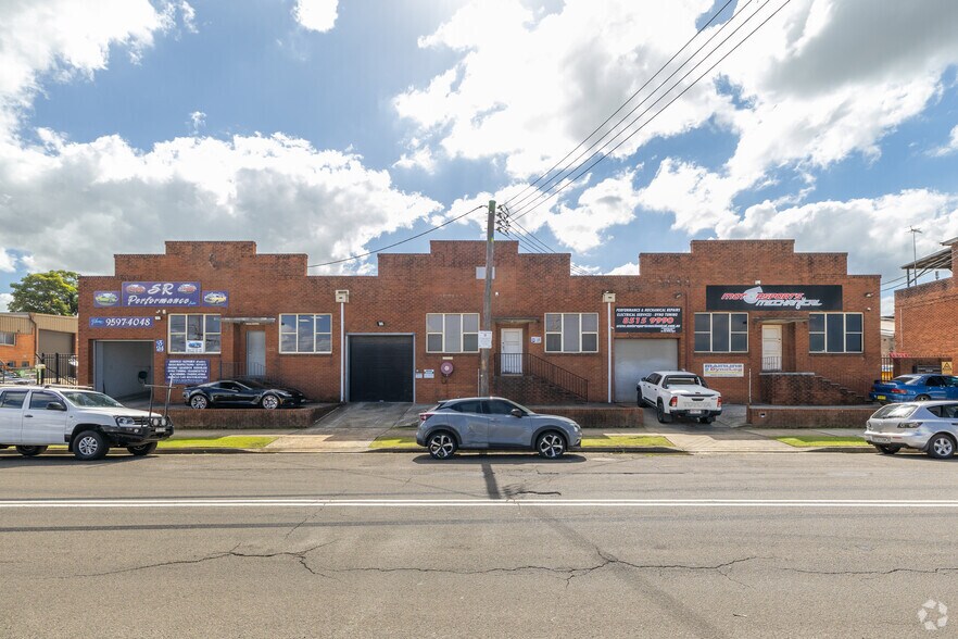 24 Stanley St, Peakhurst for sale - Primary Photo - Image 1 of 4