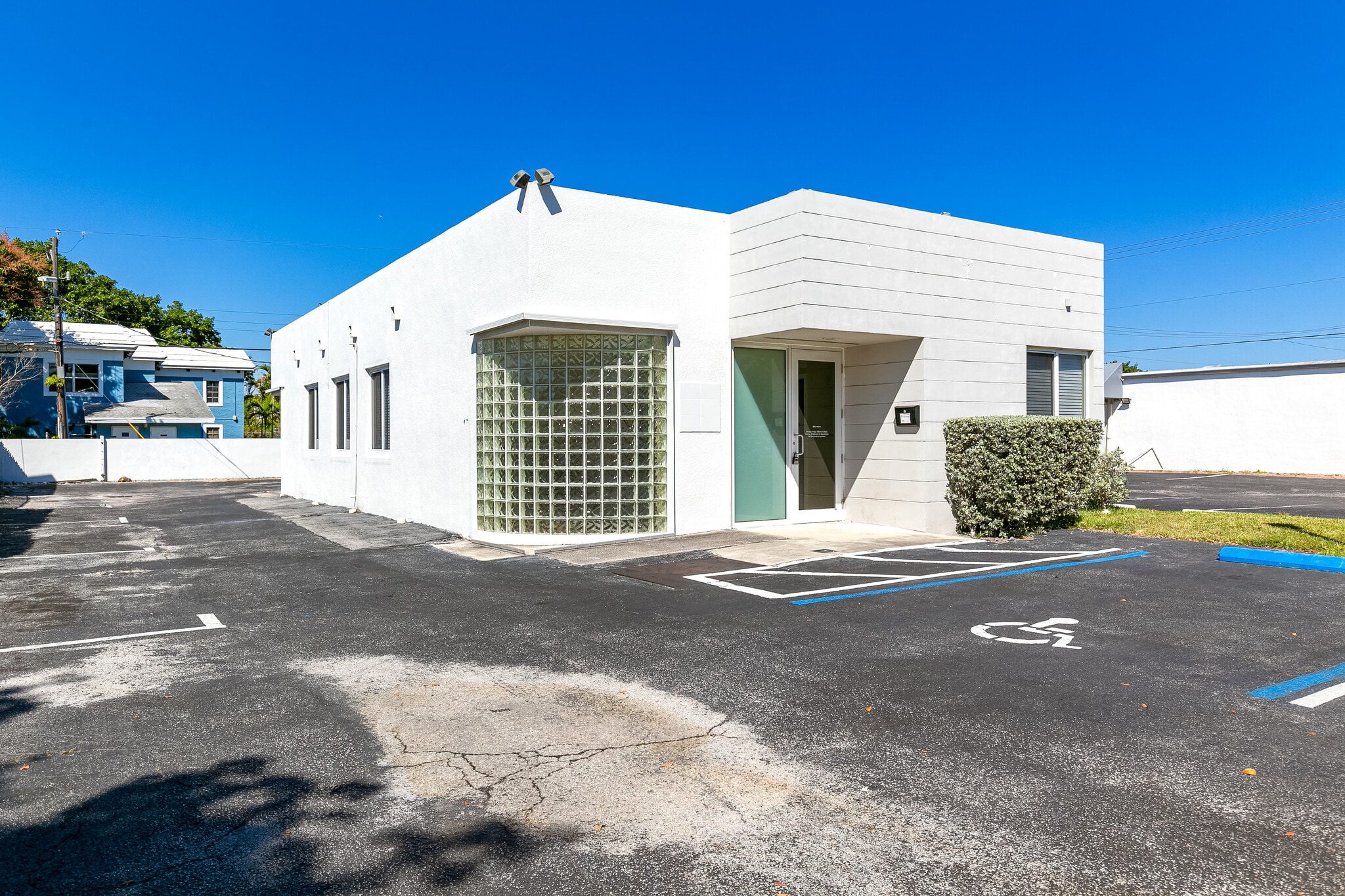 611 NE 13th St, Fort Lauderdale, FL à louer Photo du bâtiment- Image 1 de 24