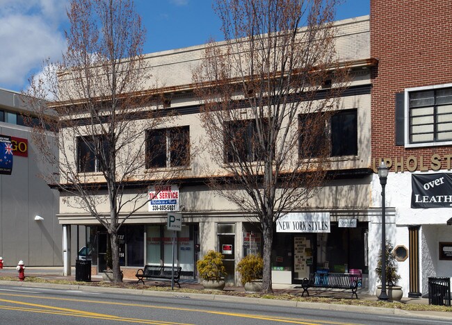 Plus de détails pour 140-144 N Main St, High Point, NC - Commerce de détail à louer