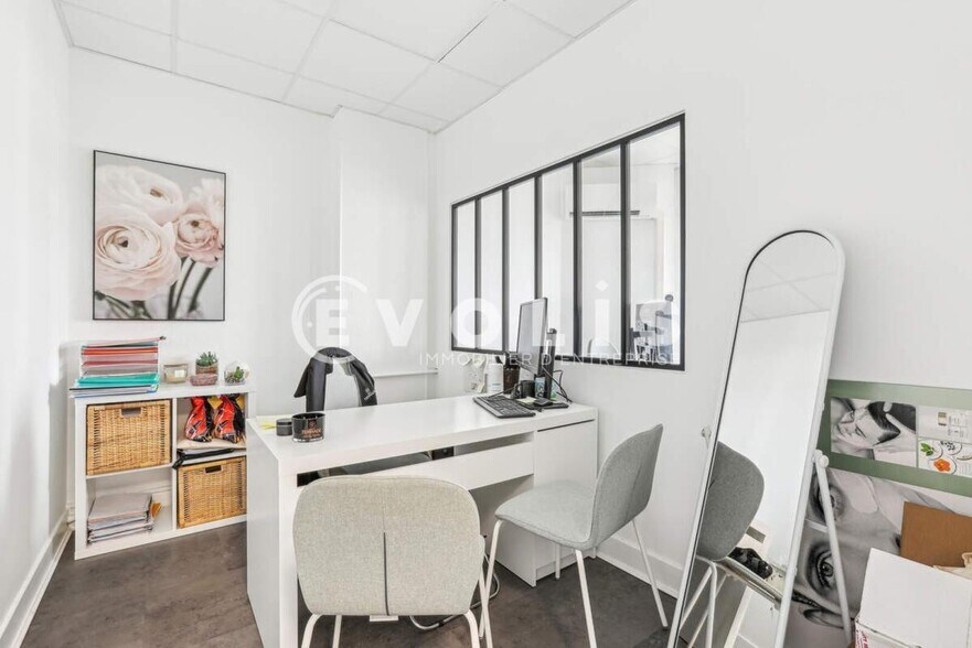 Office in Bordeaux for lease - Interior Photo - Image 2 of 12