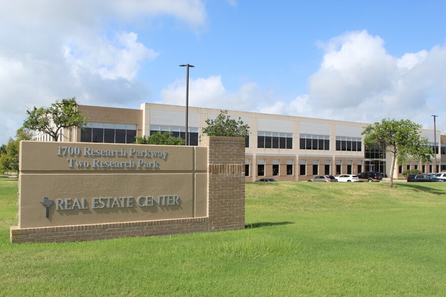 1700 Research Pky, College Station, TX à louer - Photo du bâtiment - Image 3 de 9