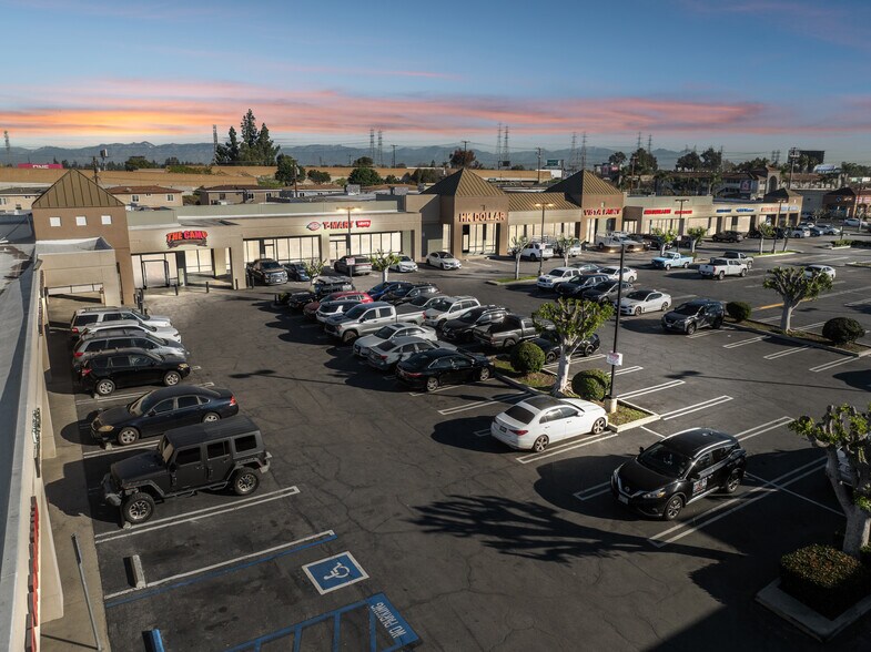 3303-3401 E Artesia Blvd, Long Beach, CA à louer - Photo du bâtiment - Image 2 de 27