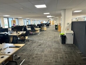27-43 Eastern Rd, Romford for lease Interior Photo- Image 2 of 4