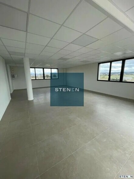 Office in Avignon for sale - Interior Photo - Image 3 of 8