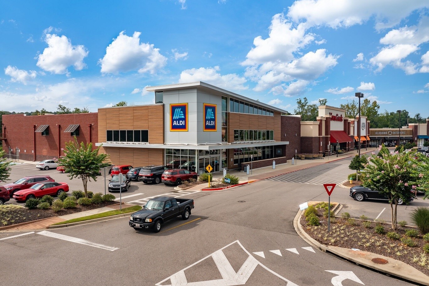 2000 Gadsden Hwy, Trussville, AL for lease Primary Photo- Image 1 of 8