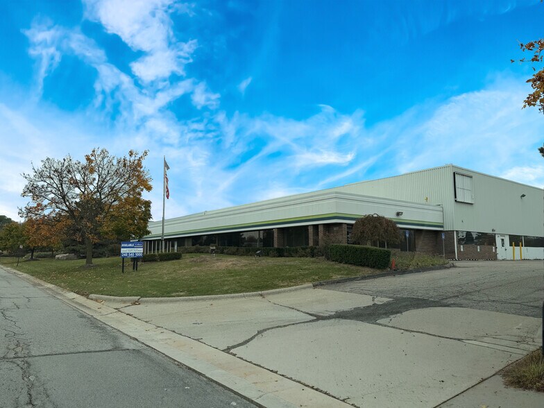 1227 Centre Rd, Auburn Hills, MI for sale - Building Photo - Image 2 of 5