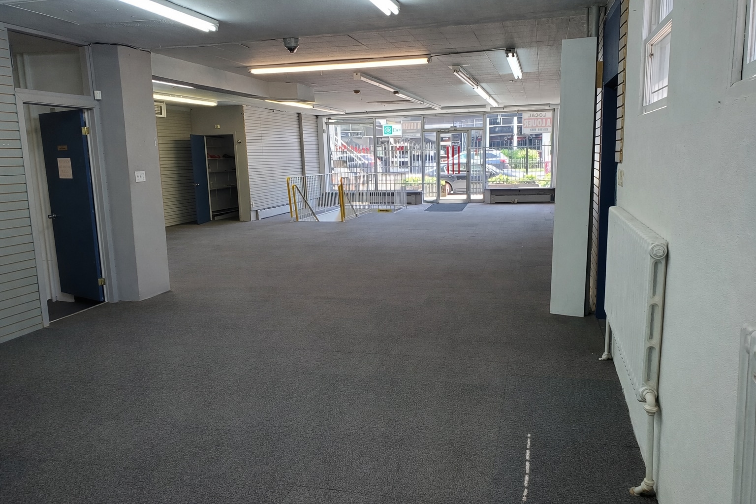 2025 Boul Rosemont, Montréal, QC à louer Photo intérieure- Image 1 de 9