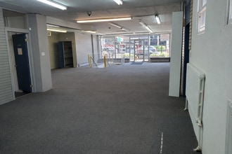 2025 Boul Rosemont, Montréal, QC à louer Photo intérieure- Image 1 de 9