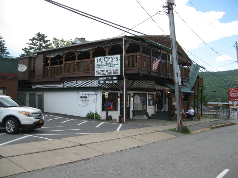 Canada Street portfolio of 3 properties for sale on LoopNet.ca - Building Photo - Image 2 of 5