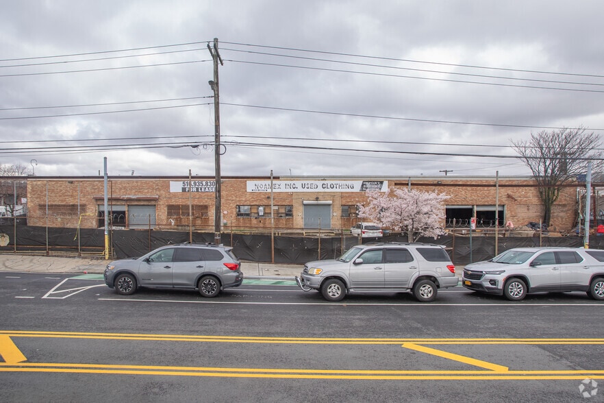 625 Wortman Ave, Brooklyn, NY for sale - Building Photo - Image 3 of 13