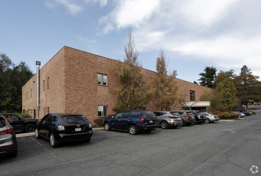 5010 E Trindle Rd, Mechanicsburg, PA for lease - Building Photo - Image 3 of 18