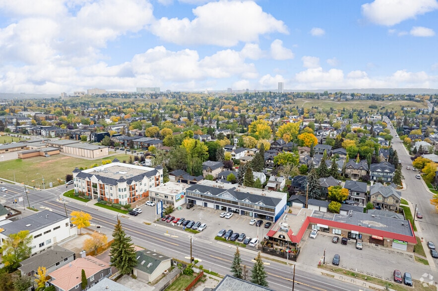 2120 Kensington Rd NW, Calgary, AB à louer - Aérien - Image 3 de 5