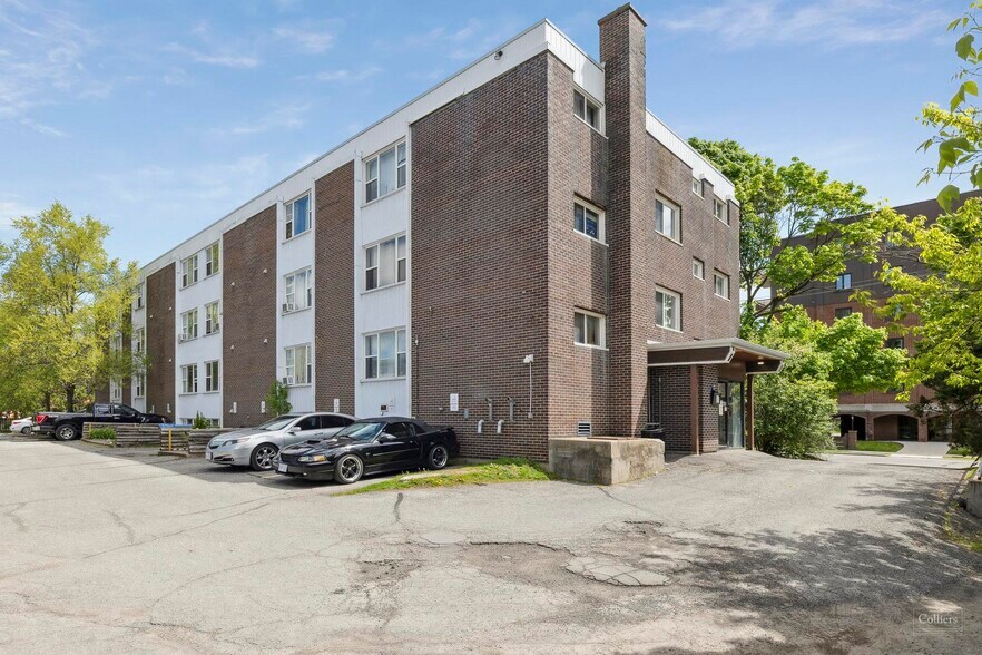 300 Regent St, Kingston, ON à vendre - Photo du bâtiment - Image 3 de 9