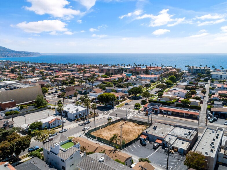 1032 S Pacific Coast Hwy, Redondo Beach, CA à vendre - Photo du bâtiment - Image 1 de 5