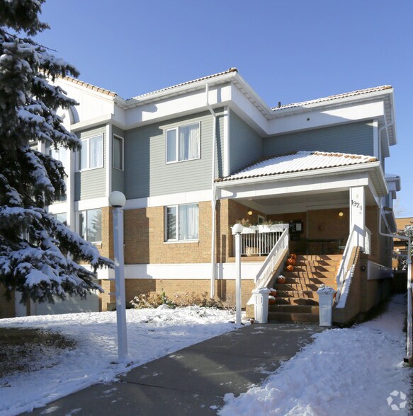 1921 28th St SW, Calgary, AB à vendre - Photo du bâtiment - Image 2 de 4