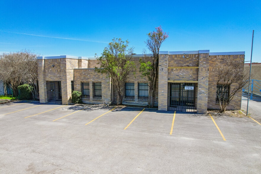 7316 NE Loop 410, San Antonio, TX à louer - Photo du bâtiment - Image 1 de 15