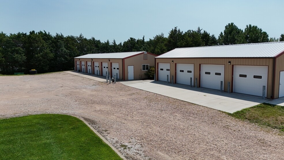 215 Kaufman Ave, Grand Island, NE for sale - Building Photo - Image 2 of 17