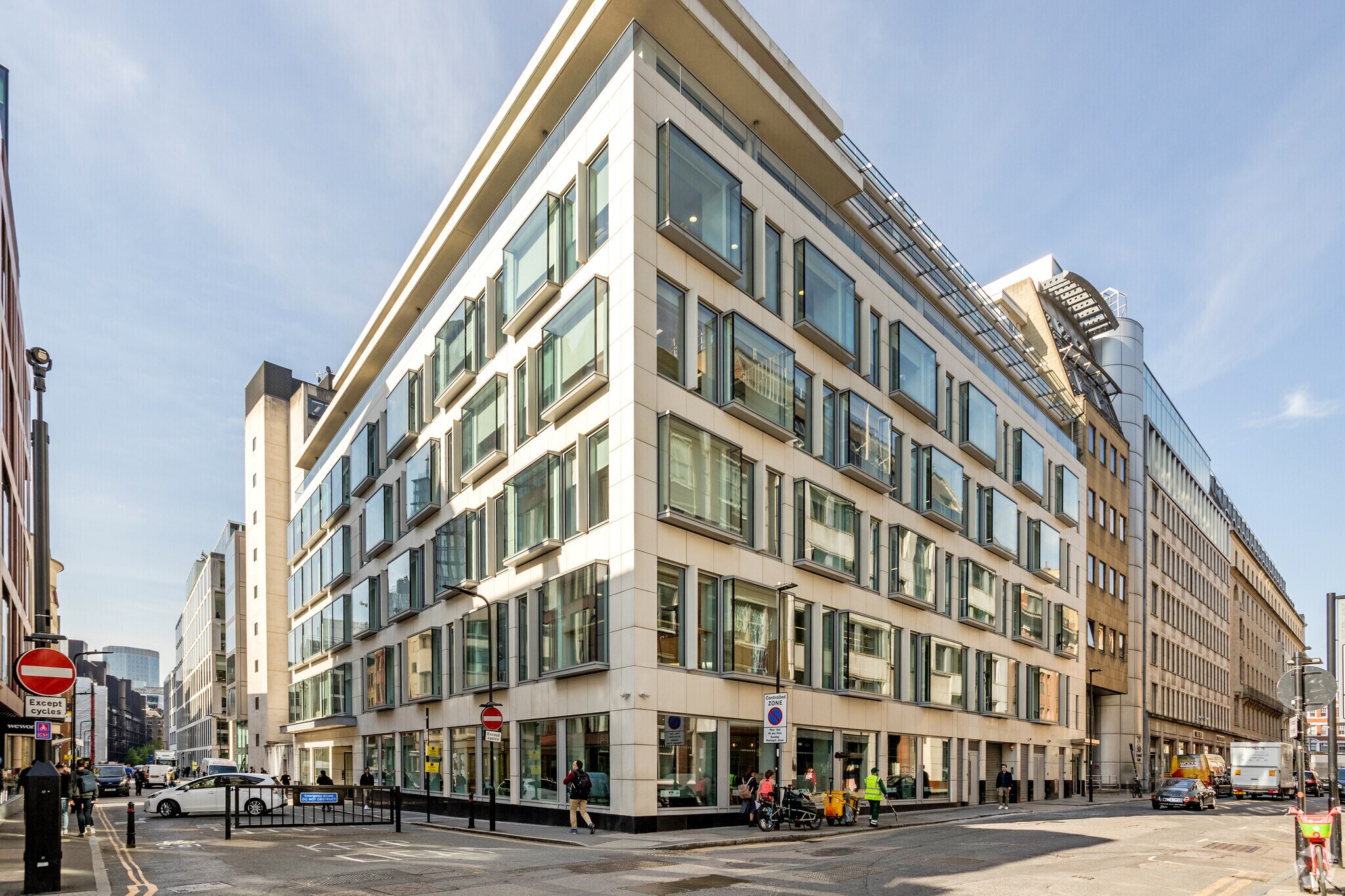 69 Wilson St, London for lease Primary Photo- Image 1 of 12