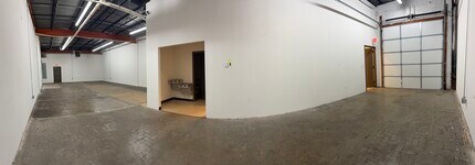 11820 Parklawn Dr, Rockville, MD à louer Photo intérieure- Image 2 de 3