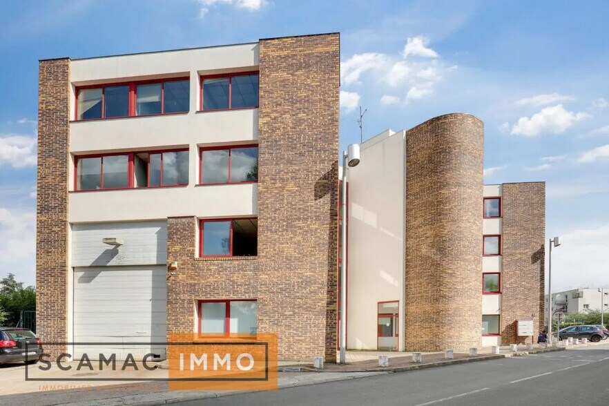 Bureau dans Évry-Courcouronnes à louer - Photo du bâtiment - Image 3 de 3