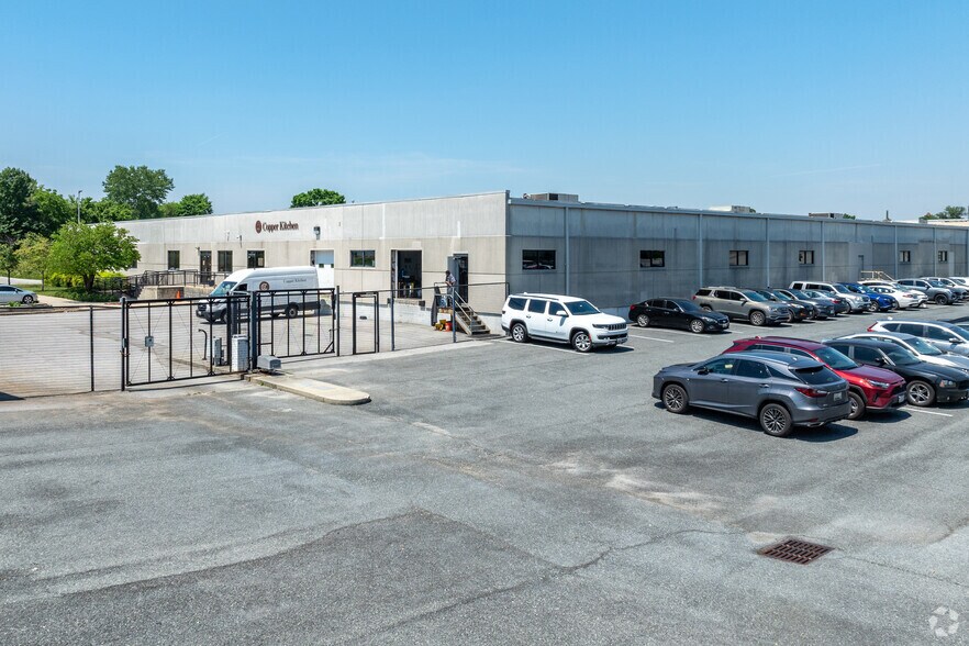 2050 Washington Blvd, Baltimore, MD à louer - Photo du bâtiment - Image 3 de 7