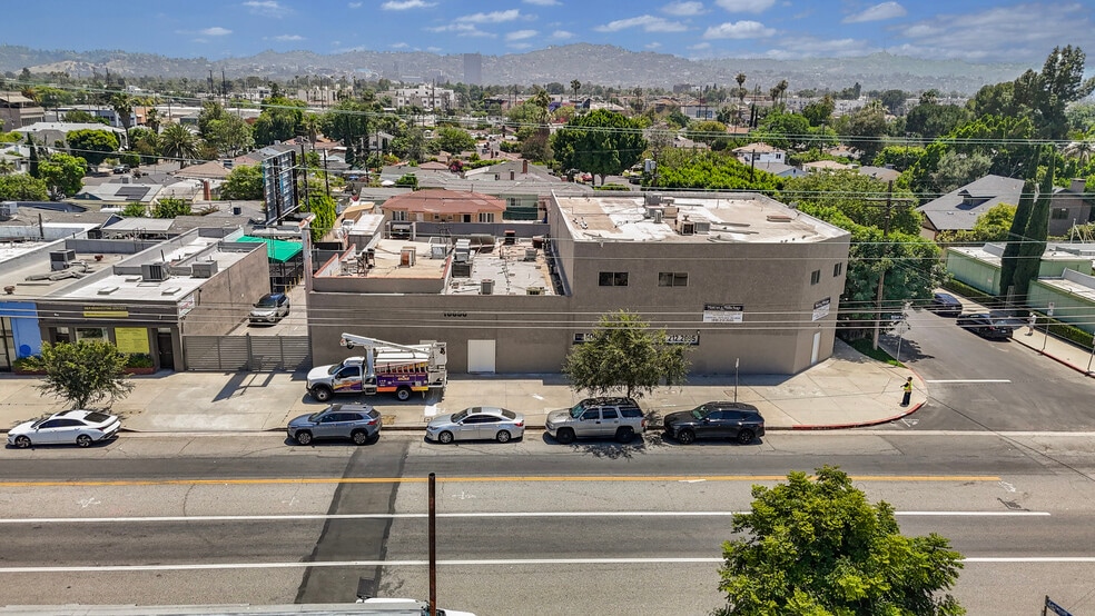 10650-10658 Burbank Blvd, North Hollywood, CA à vendre - Photo du bâtiment - Image 2 de 34