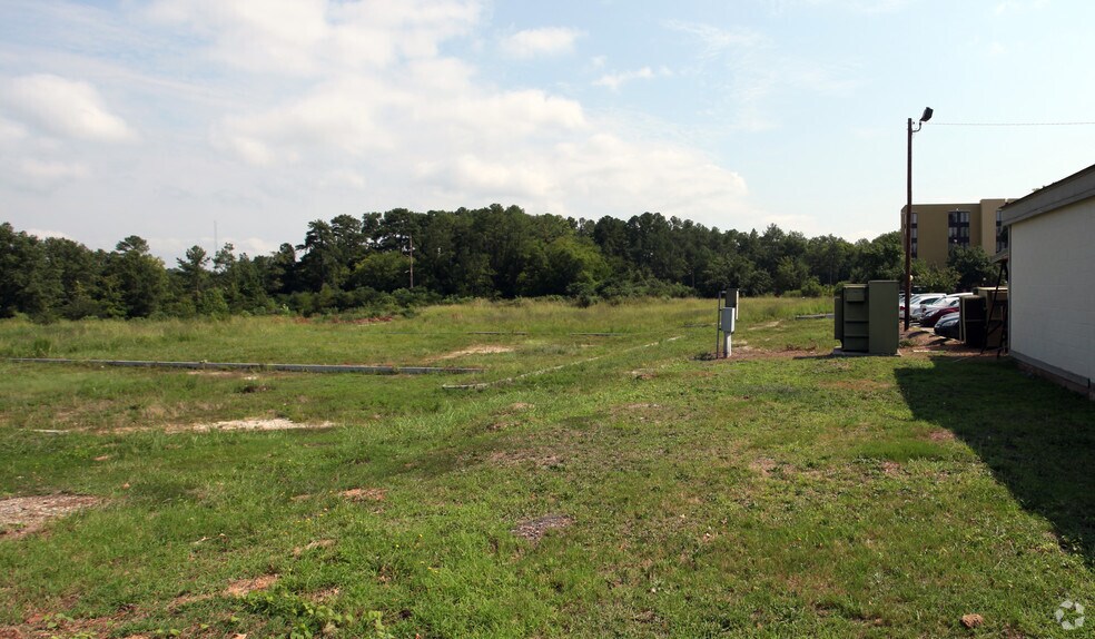 Multi-Family Development Land, 9+ Acres portefeuille de 3 propriétés à vendre sur LoopNet.ca - Photo principale - Image 1 de 2