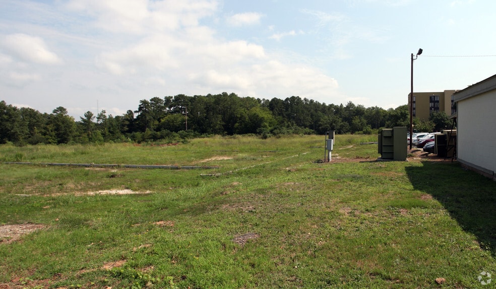 Multi-Family Development Land, 9+ Acres portfolio of 3 properties for sale on LoopNet.ca - Primary Photo - Image 1 of 2