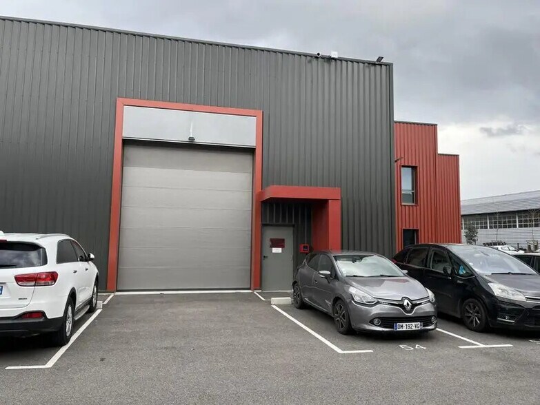 Flex dans Chassieu à louer - Photo du bâtiment - Image 2 de 35