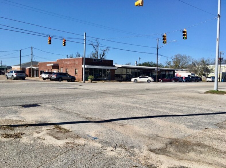 118 S Jackson St, Grove Hill, AL for sale - Primary Photo - Image 1 of 1