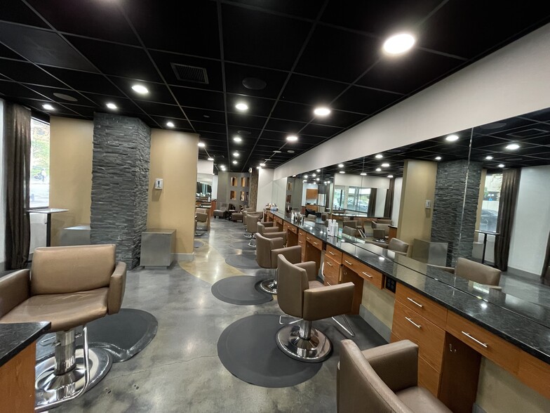 212 Washington Ave, Towson, MD for lease - Interior Photo - Image 3 of 36