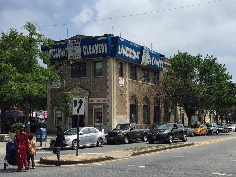 74-02-74-08 101st Ave, Ozone Park, NY à louer - Photo du bâtiment - Image 2 de 7