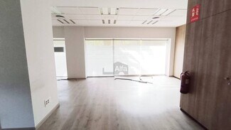 Plus de détails pour Multi-résidentiel à vendre