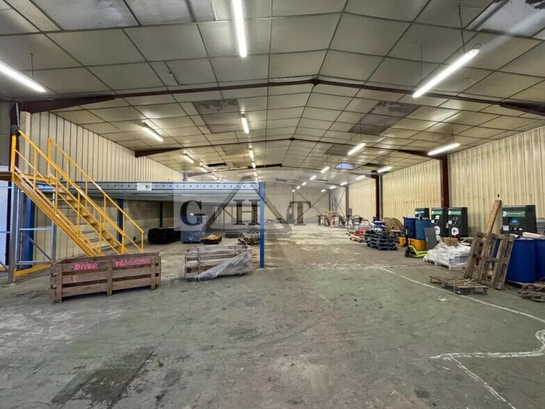 Industrial in Valenton for lease - Interior Photo - Image 3 of 4